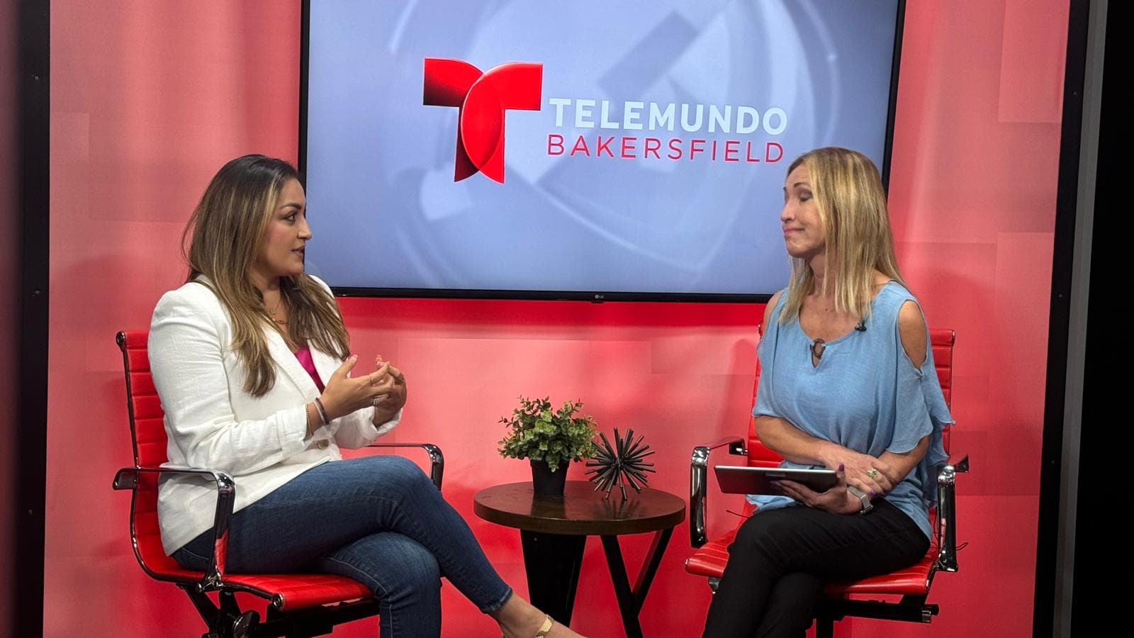 Telemundo Bakersfield — Laura Álvarez